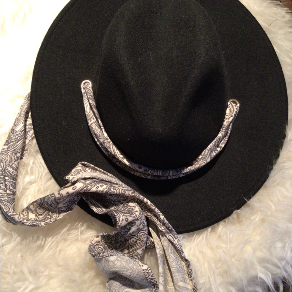 RARE!Wyeth  scarf chin strap wool hat